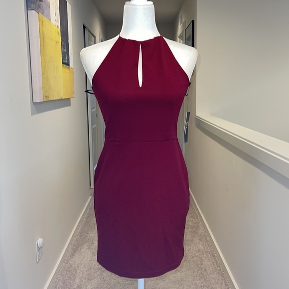 - NWT Lulus red wine halter bodycon midi dress - Picture 4 of 14